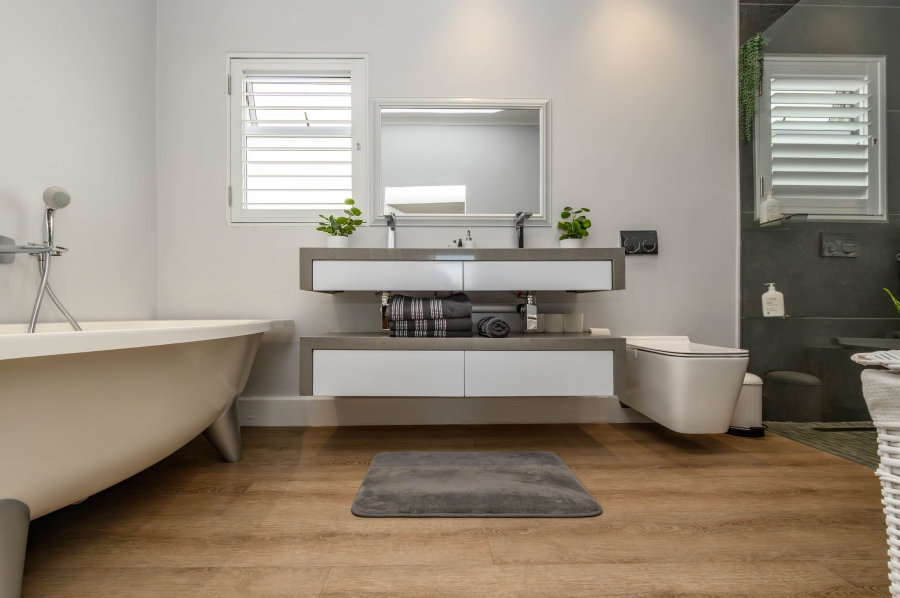 4 Bedroom Property for Sale in Summerstrand Eastern Cape